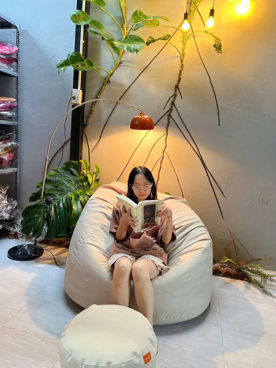 Work Mode - focused reading space